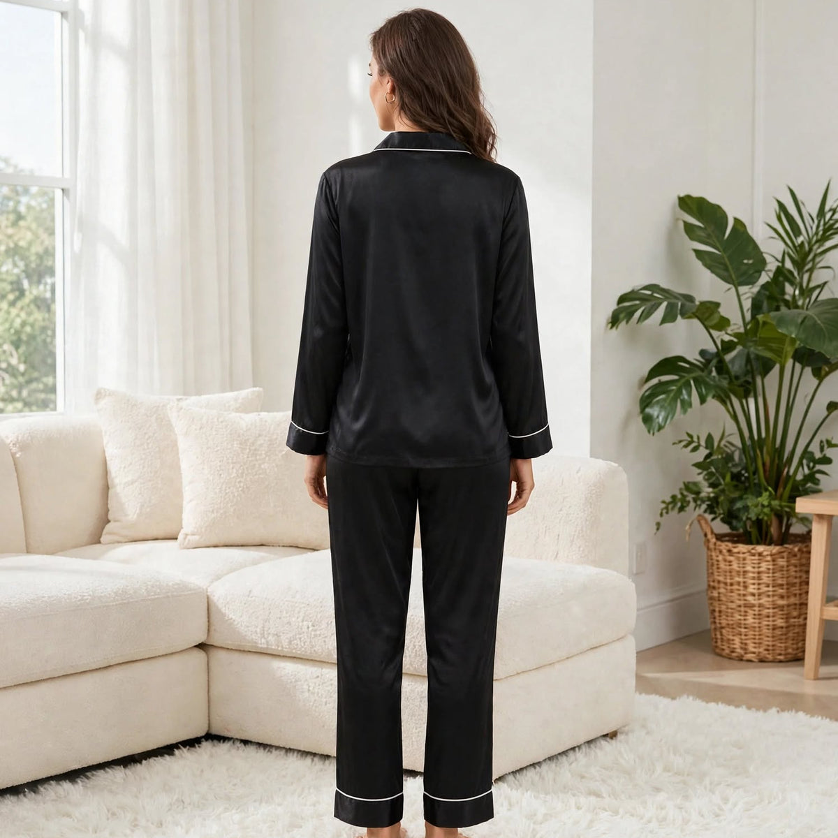 Pyjama en soie long noir pour femme