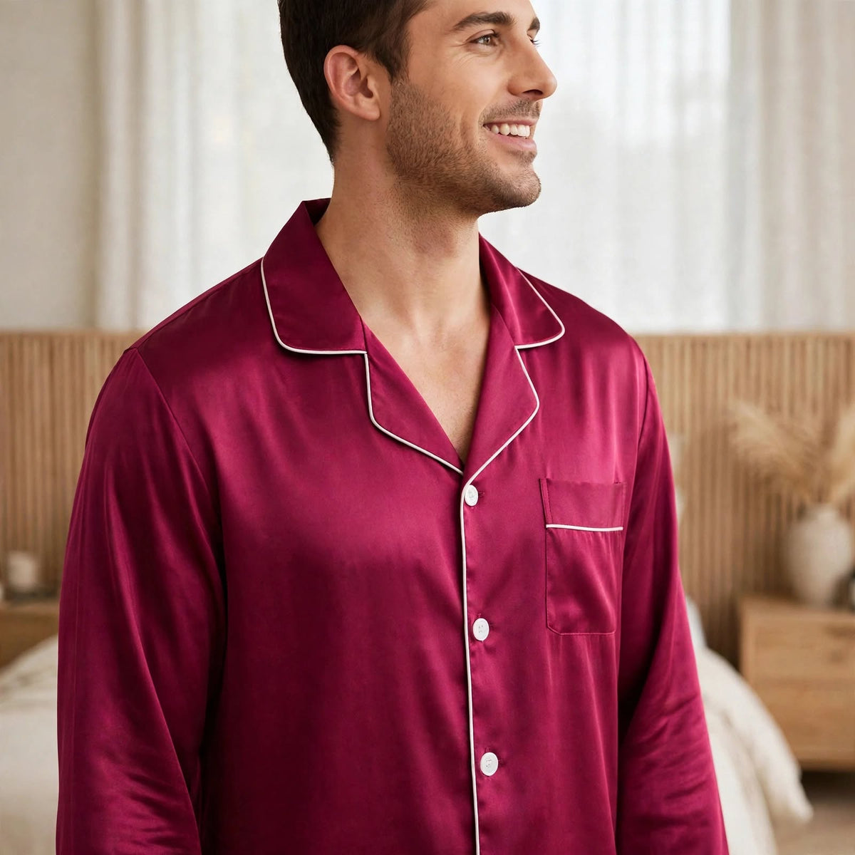 Long pyjama en soie rouge pour homme