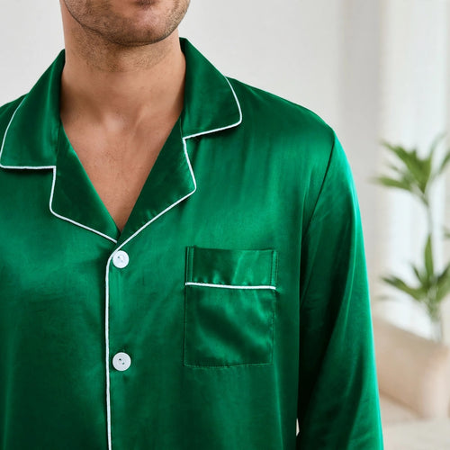 Long pyjama vert en soie pour homme