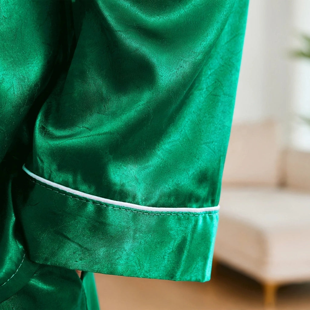 Long pyjama vert en soie pour homme