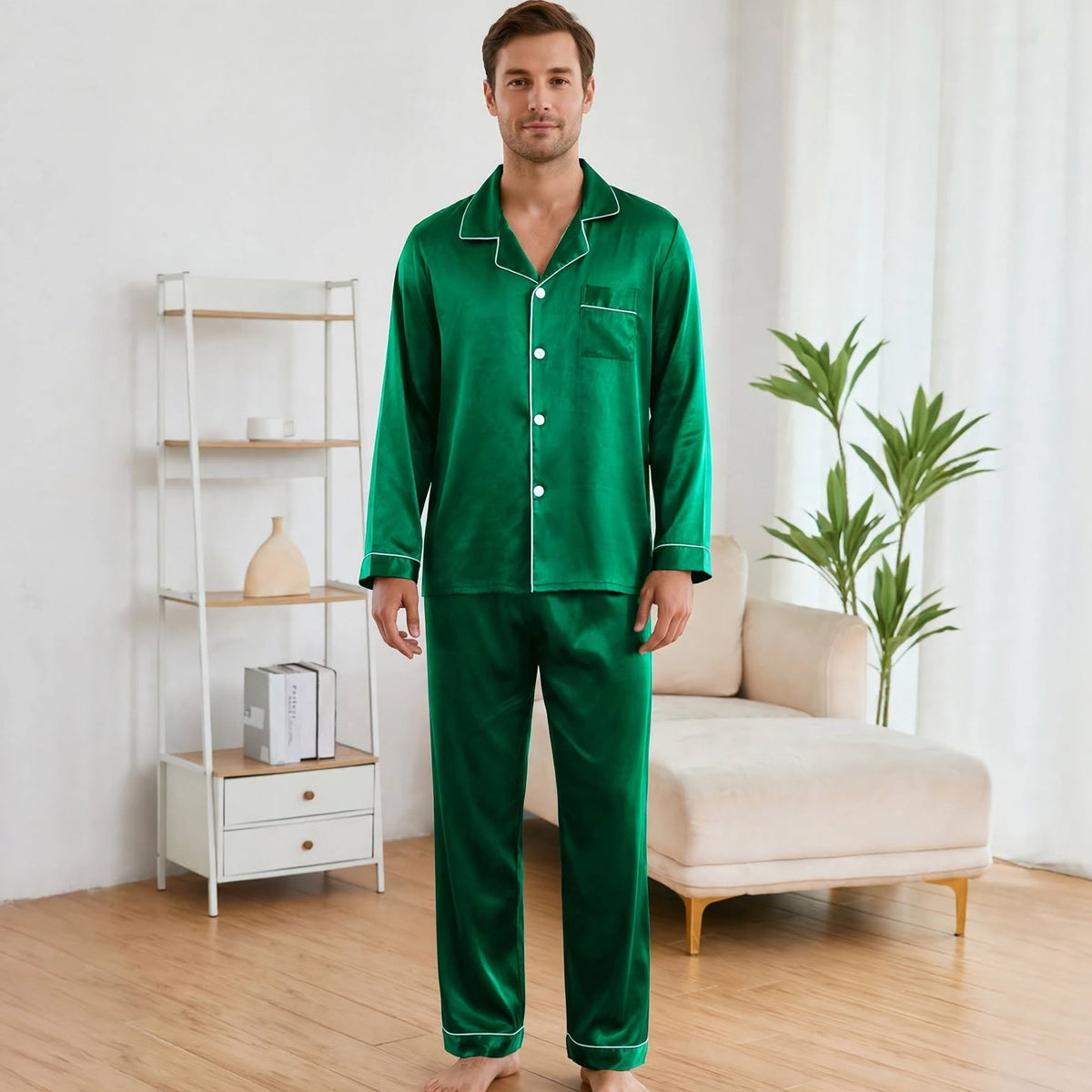 Long pyjama vert en soie pour homme